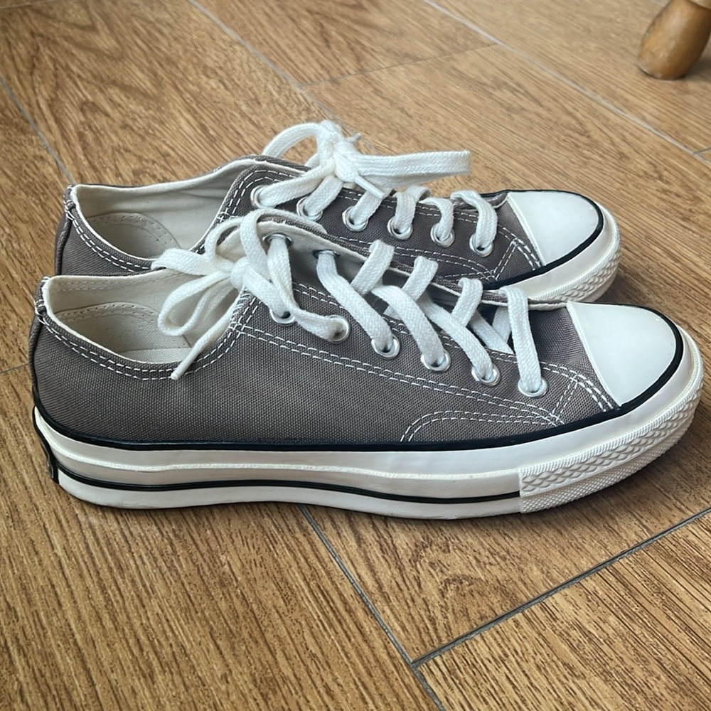 Converse chuck Taylor low top sneakers brown